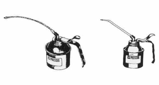 IMPA 617736 — Oiler pump with flexible spout, h.d. 175cc