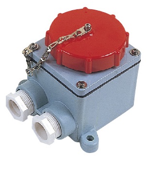 IMPA 792764 — Receptacle w/tight iec 3p+e, ac380-415v/440-460v red ri2-3